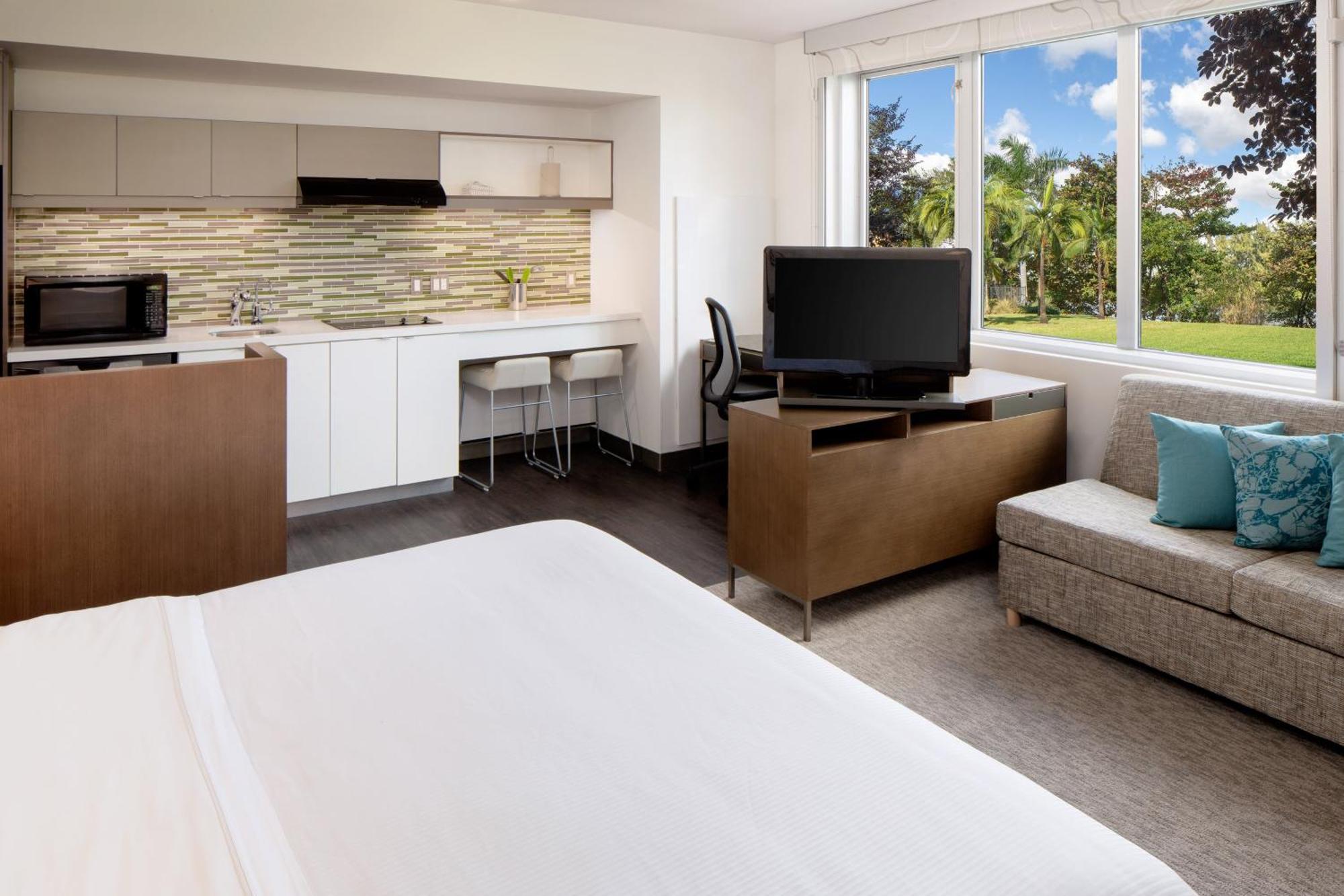 Отель Element Miami International Airport Экстерьер фото